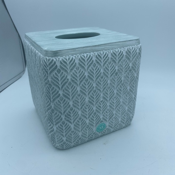 Martha Stewart Ash Leaf Textured Ceramic Tissue Box Holder New - Picture 1 of 10